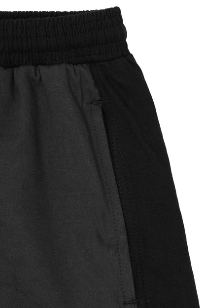 STRIDE SHORTS IN CHARCOAL GREY/CAVIAR