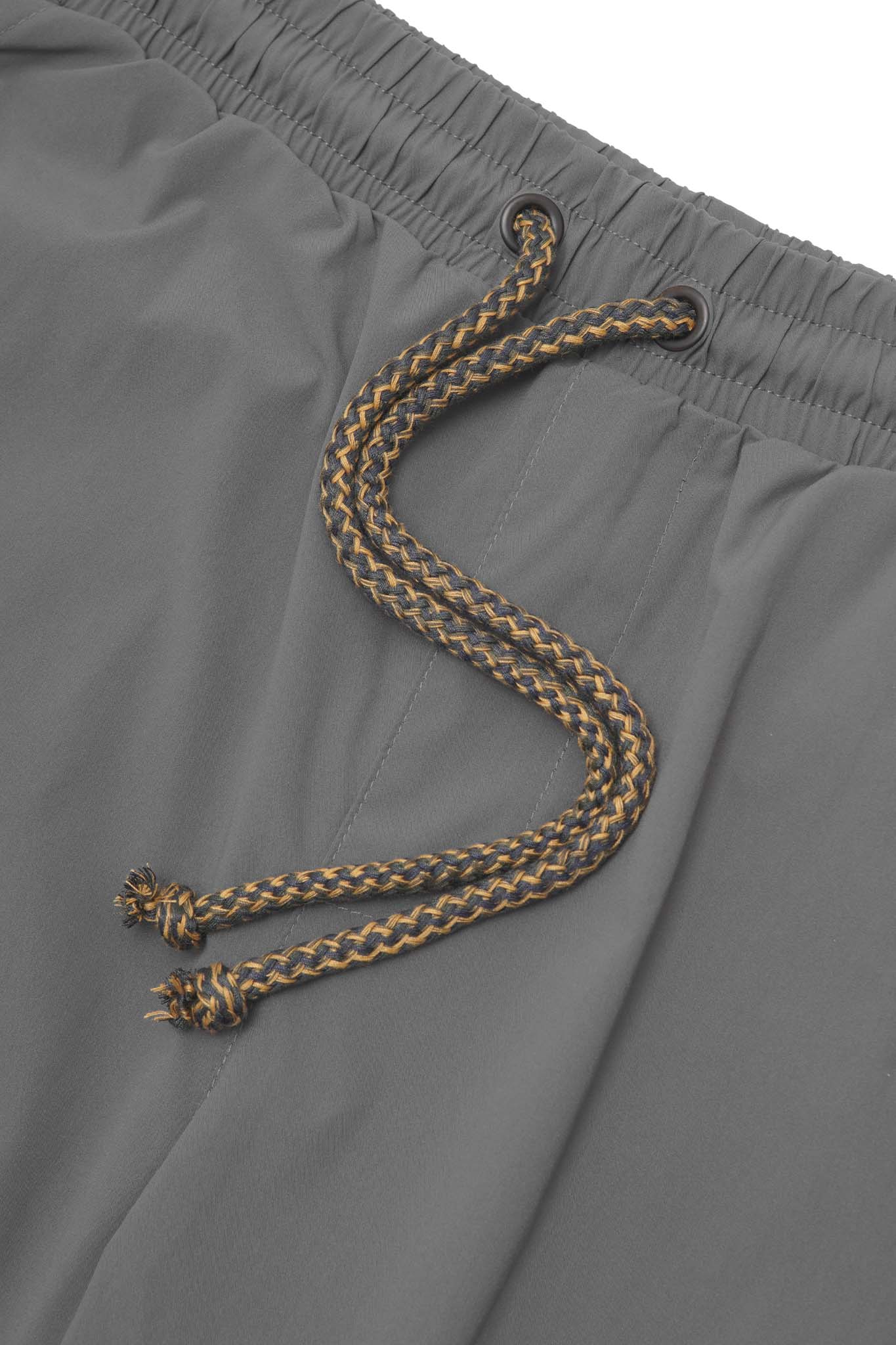 TREK SHORTS IN STONE GREY