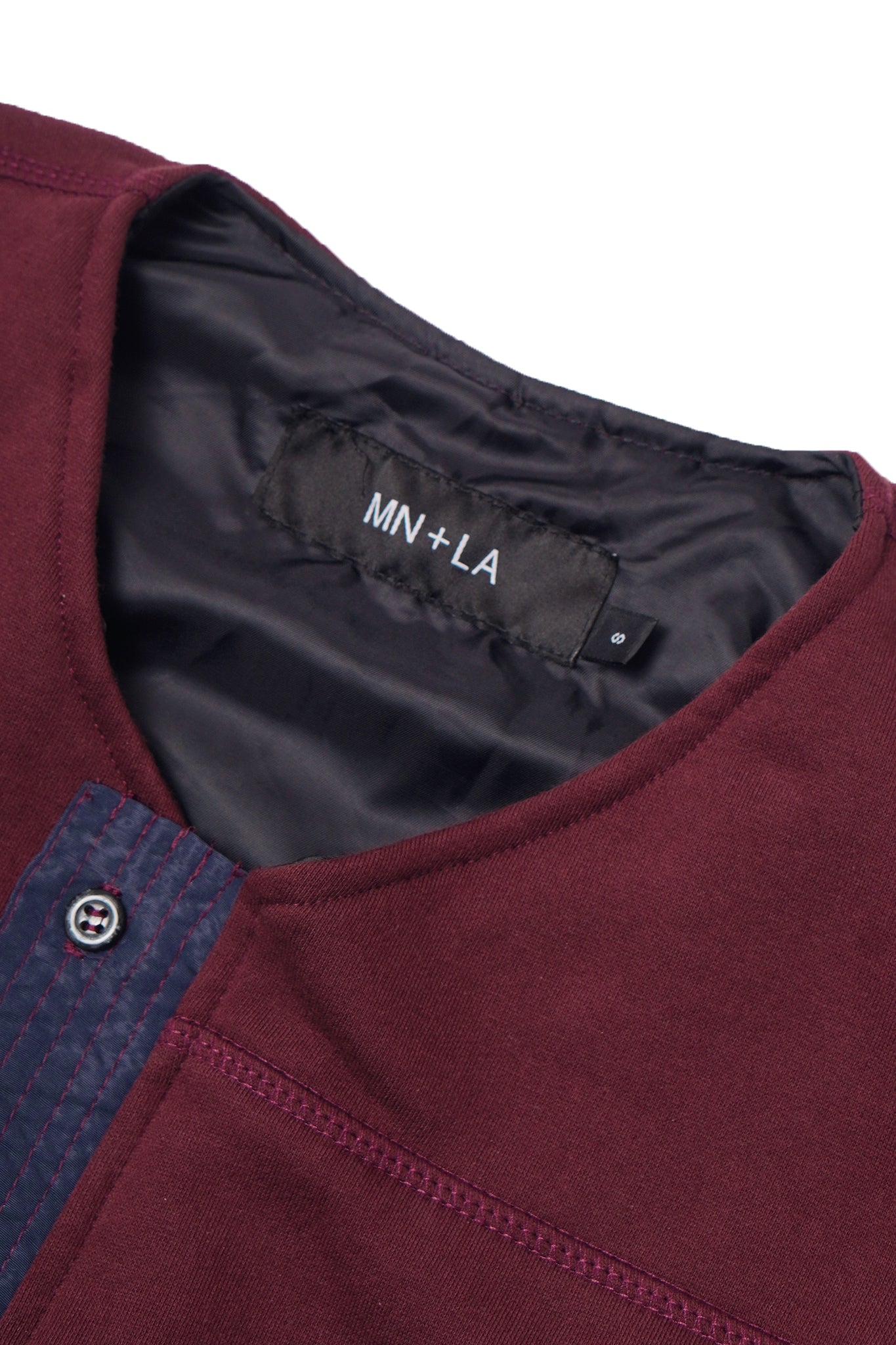 NEEDLEWORK CARDIGAN IN WINE