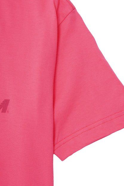 "OUTDOOR EXPLORATION" MULTI LOGO TEE IN STATIC PINK