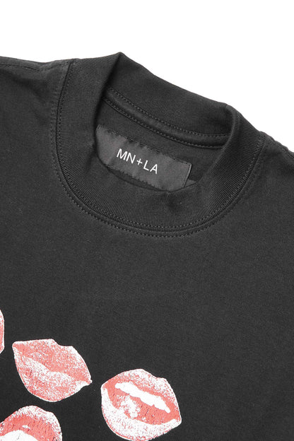 "KISS...DON'T TELL" TEE IN CAVIAR