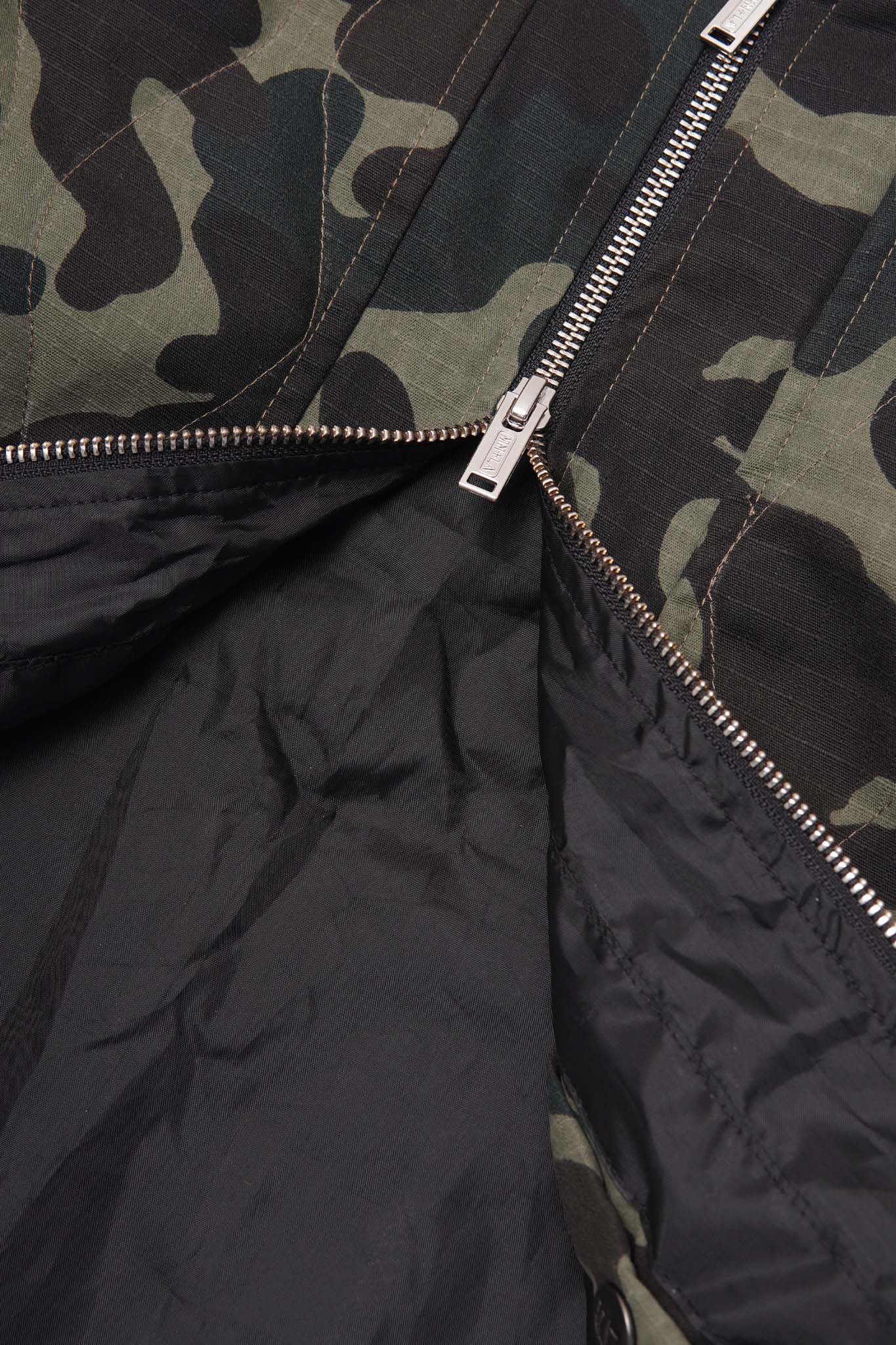 "FLOW" BOMBER JACKET IN WOODLAND CAMO