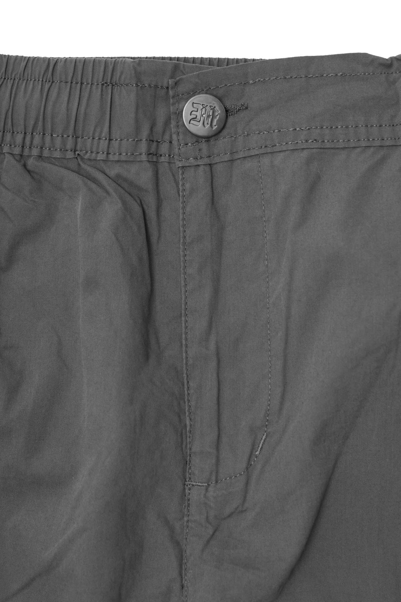 MEADOW SHORTS IN STONE GREY