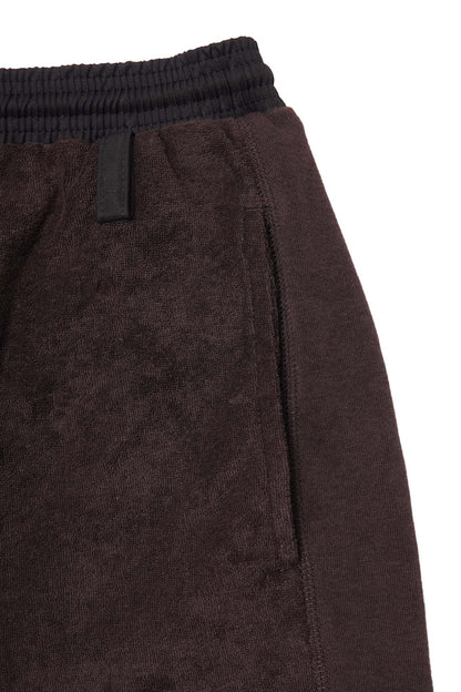 TOWEL STRIDE SHORTS IN CHARCOAL GREY