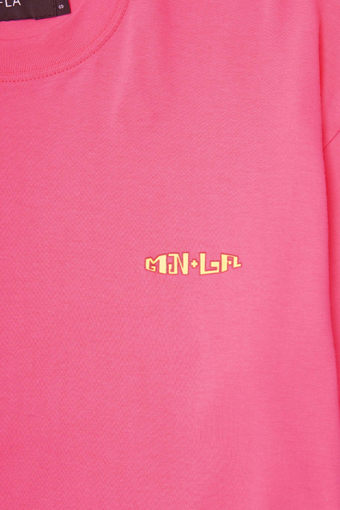 "THAI" LOGO TEE IN STATIC PINK