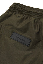 UTILITY SHORTS IN OLIVE