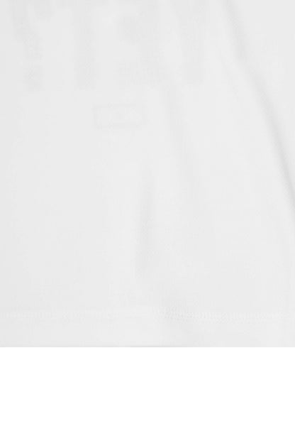 "ARE WE THERE YET?" TEE IN WHITE/RARRI RED