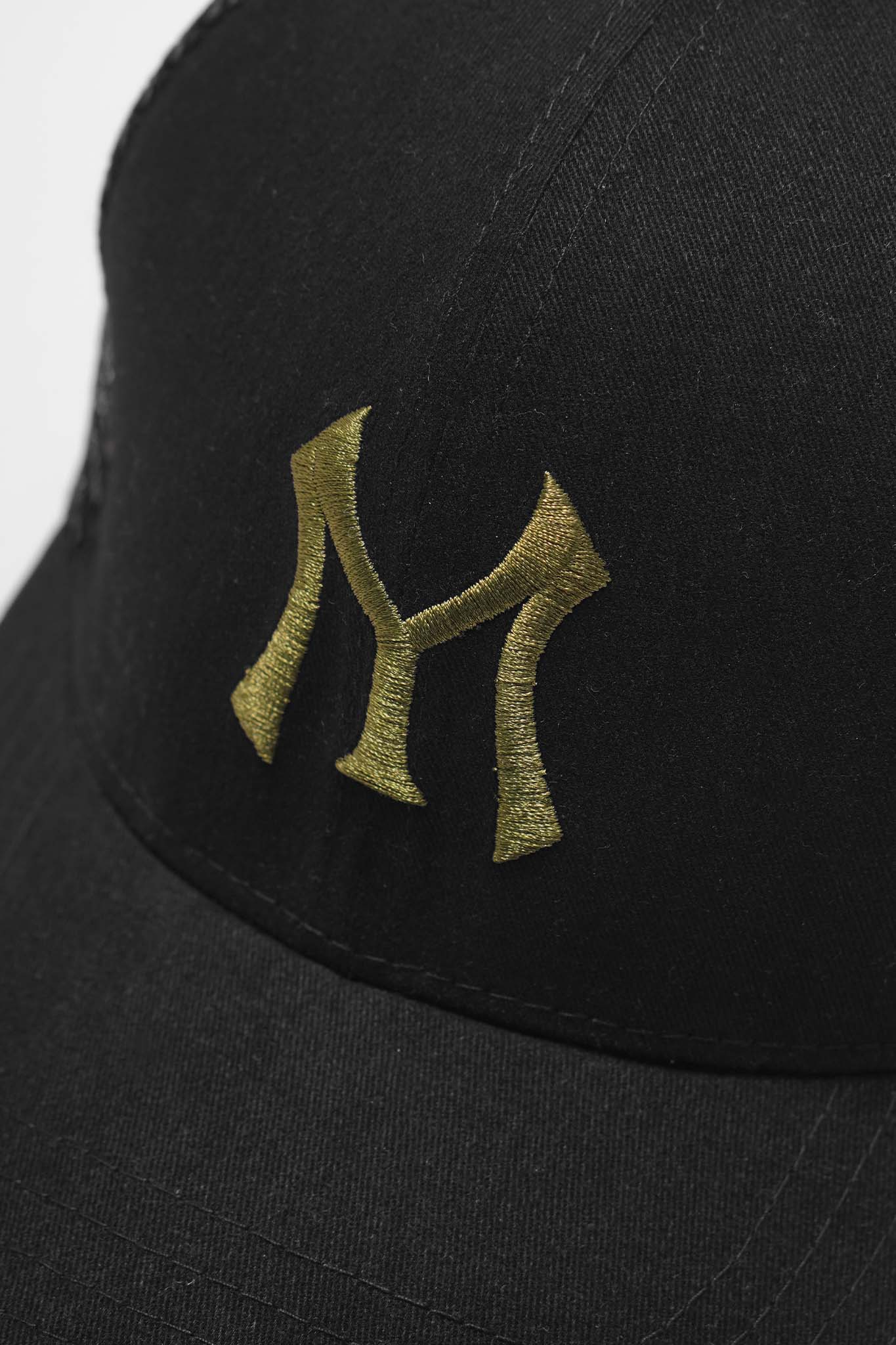 "HITTER" TRUCKER HAT IN ANTHRACITE/OLIVE
