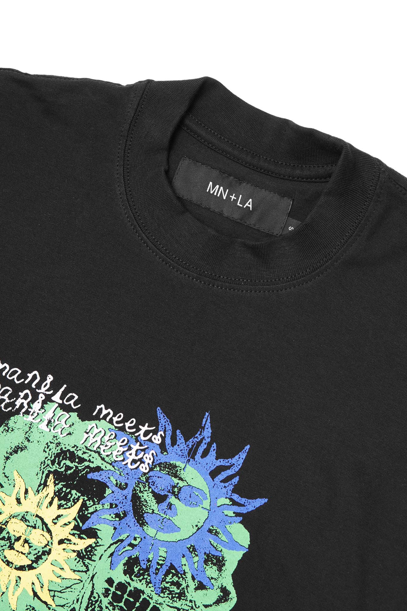 "SUN SEEKER" TEE IN CAVIAR