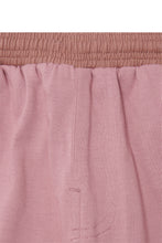 PLEATED HOUSE SHORTS IN LAVENDER