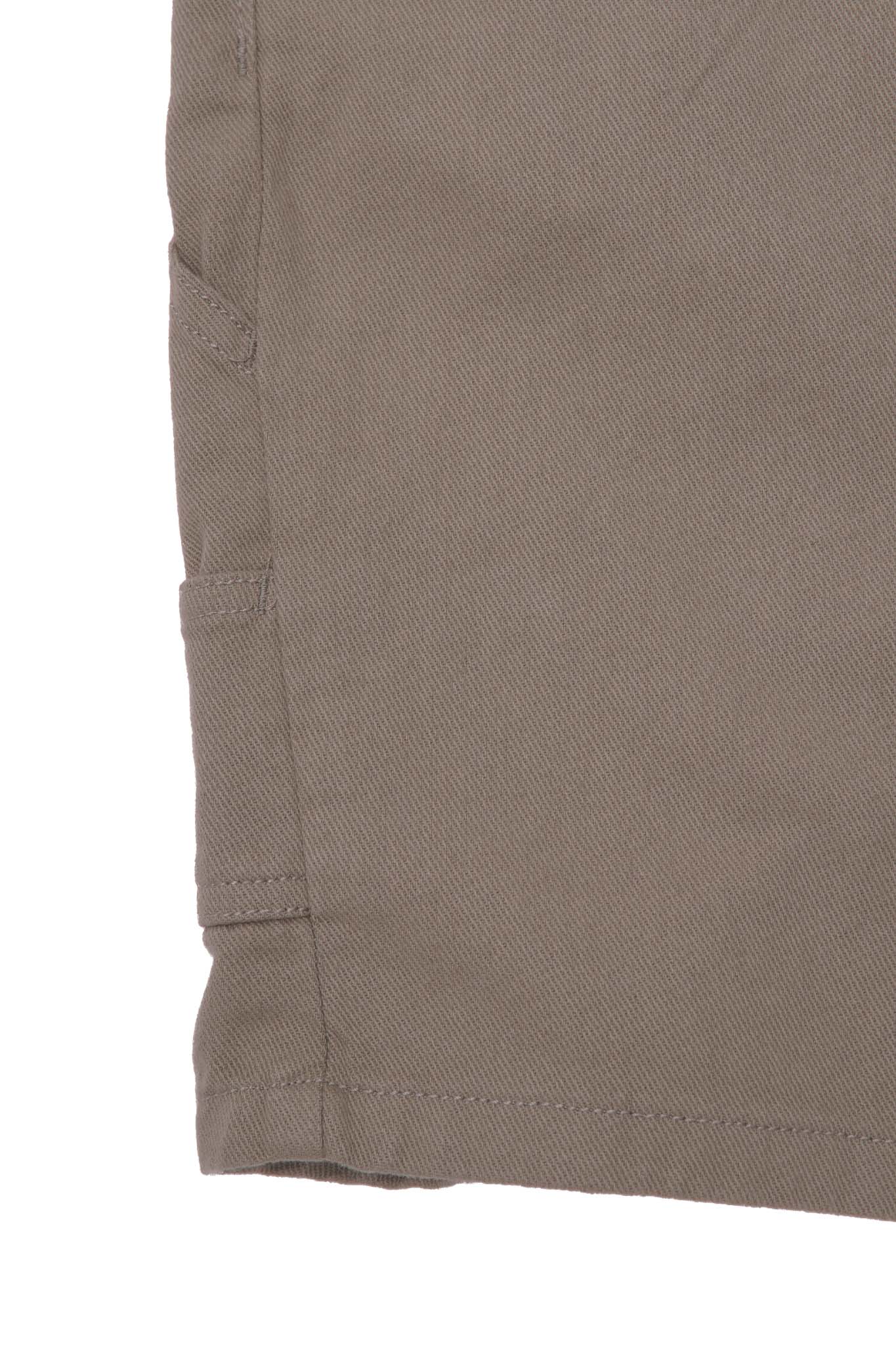 CARPENTER SHORTS IN DESERT