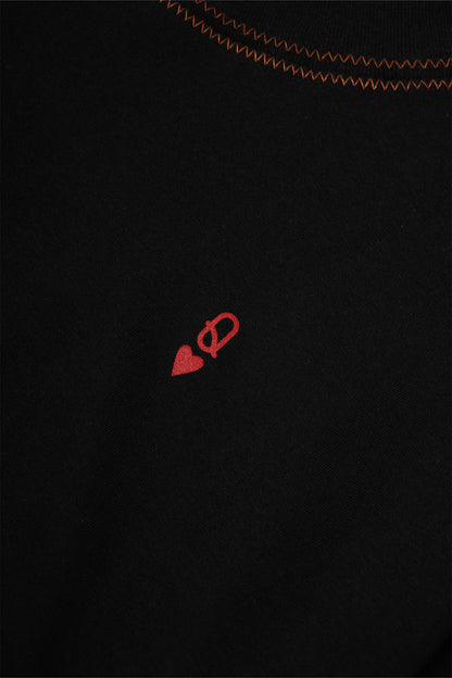 QUEEN OF HEARTS TEE IN CAVIAR