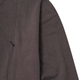 UTILITY LONGSLEEVE TEE IN CHARCOAL GREY