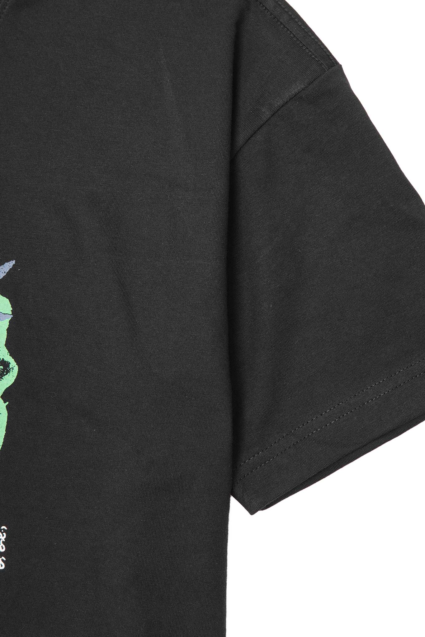 "SUN SEEKER" TEE IN CAVIAR