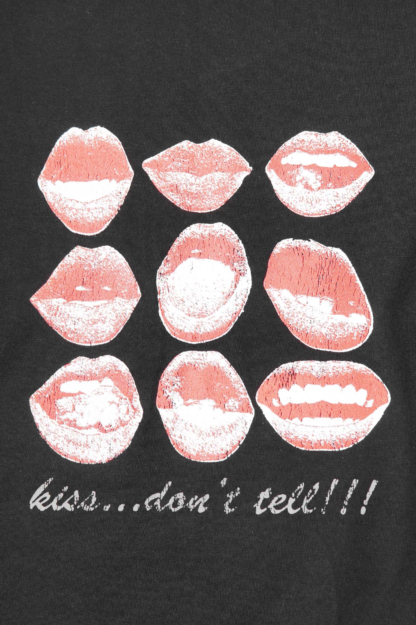"KISS...DON'T TELL" TEE IN CAVIAR