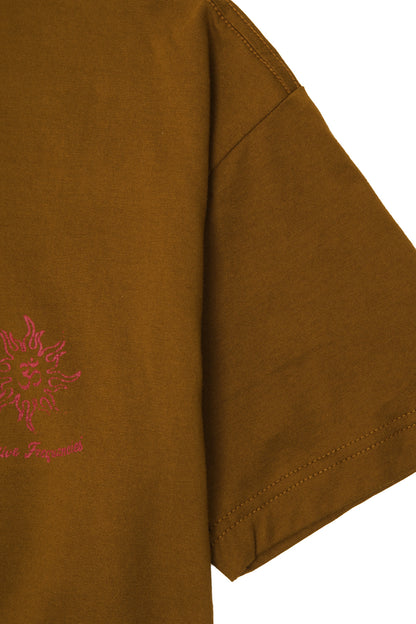 "POSITIVE FREQUENCIES" TEE IN RUST