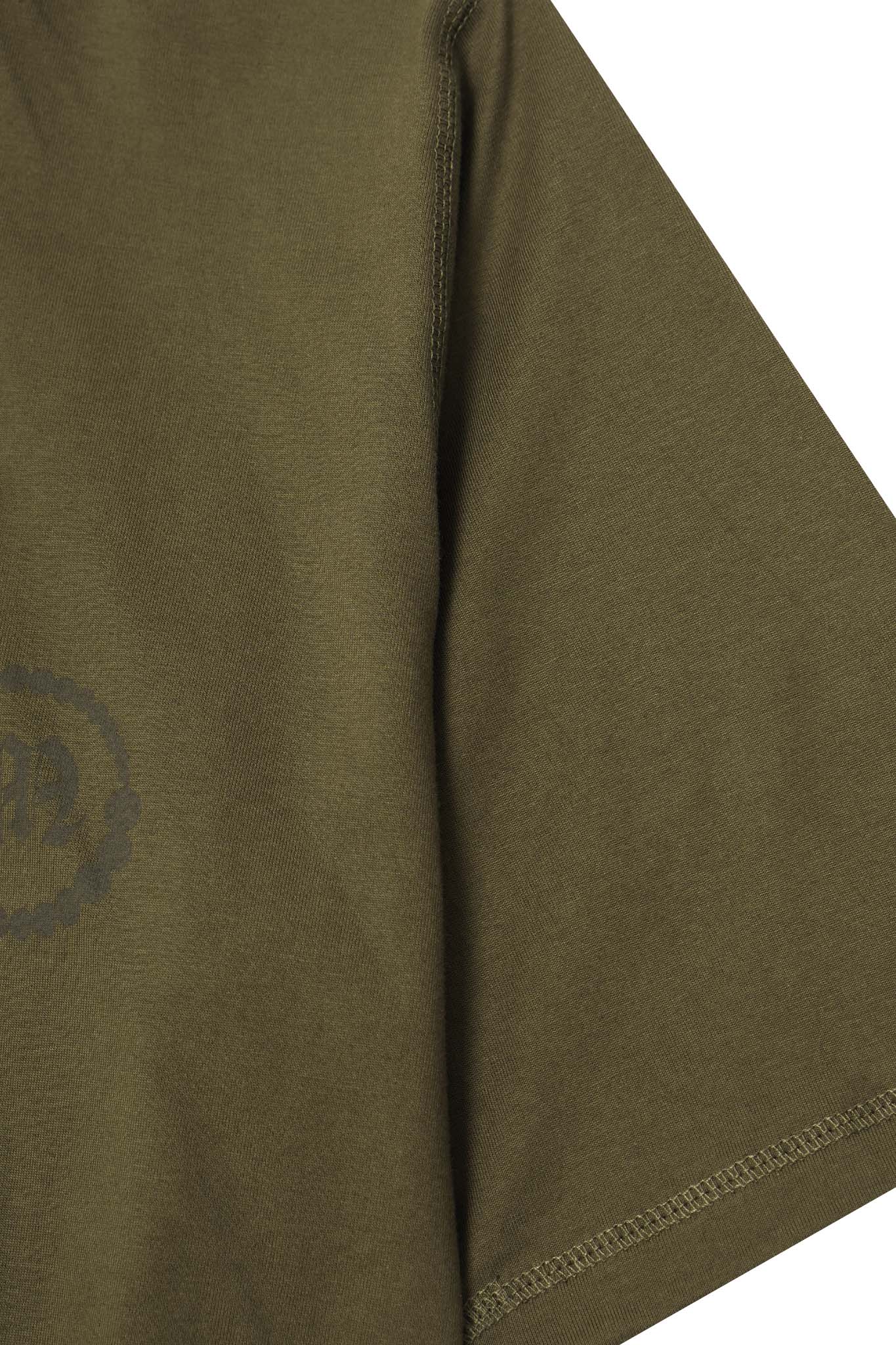 "CROP CIRCLES" MOCK NECK TEE IN OLIVE