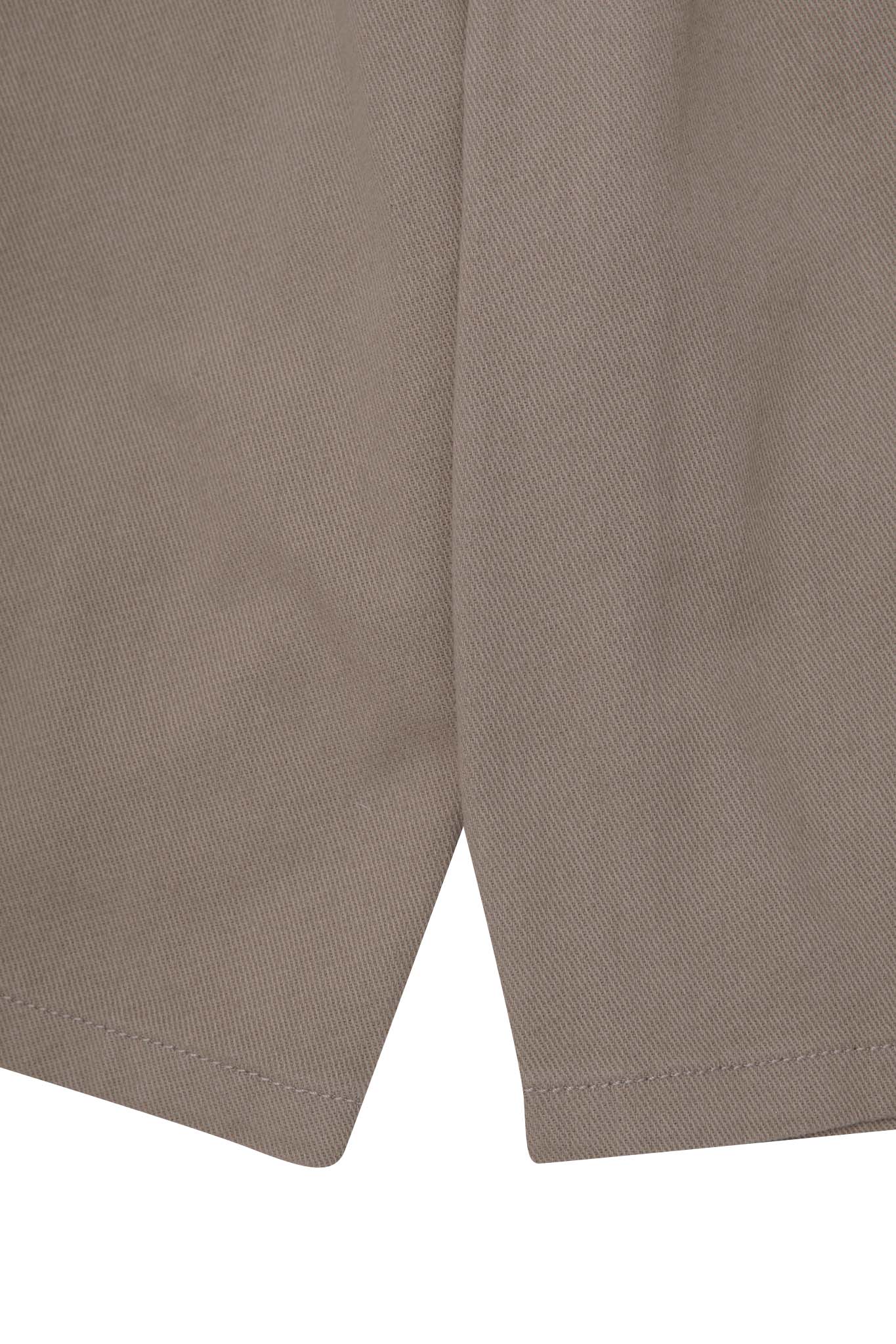 CARPENTER SHORTS IN DESERT
