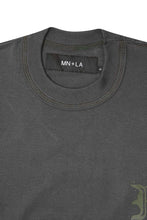“M’$ SPECK V2” TEE IN CHARCOAL GREY