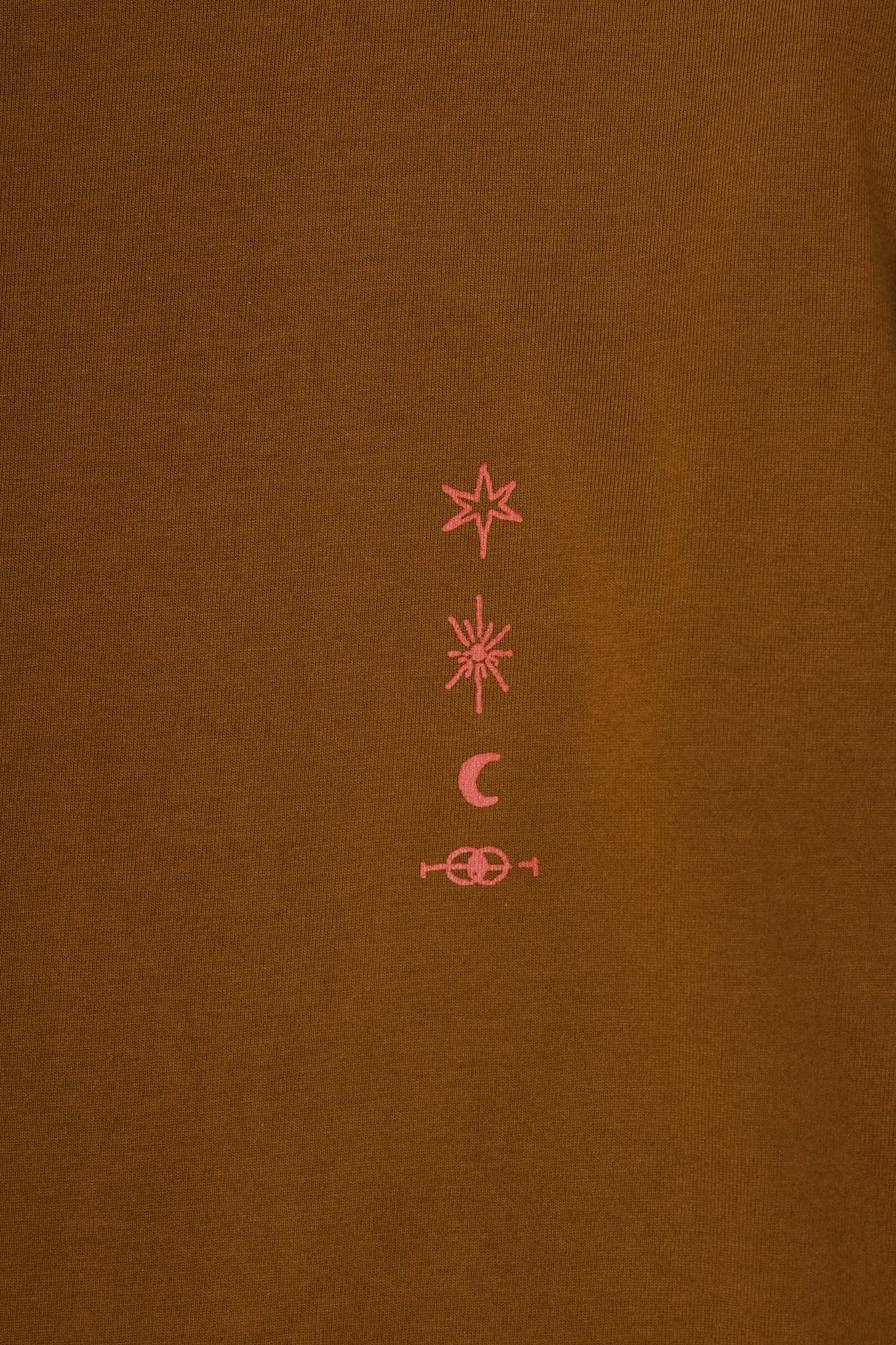 "ETERNAL RYTHM" ULTRA HEAVY TEE IN RUST