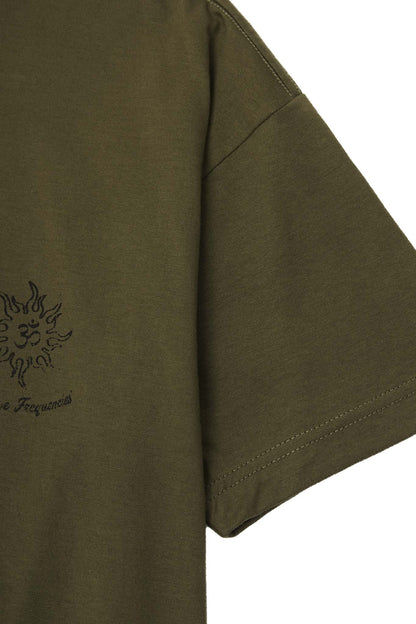 "POSITIVE FREQUENCIES" TEE IN OLIVE