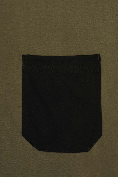 FORGED POCKET TEE IN OLIVE