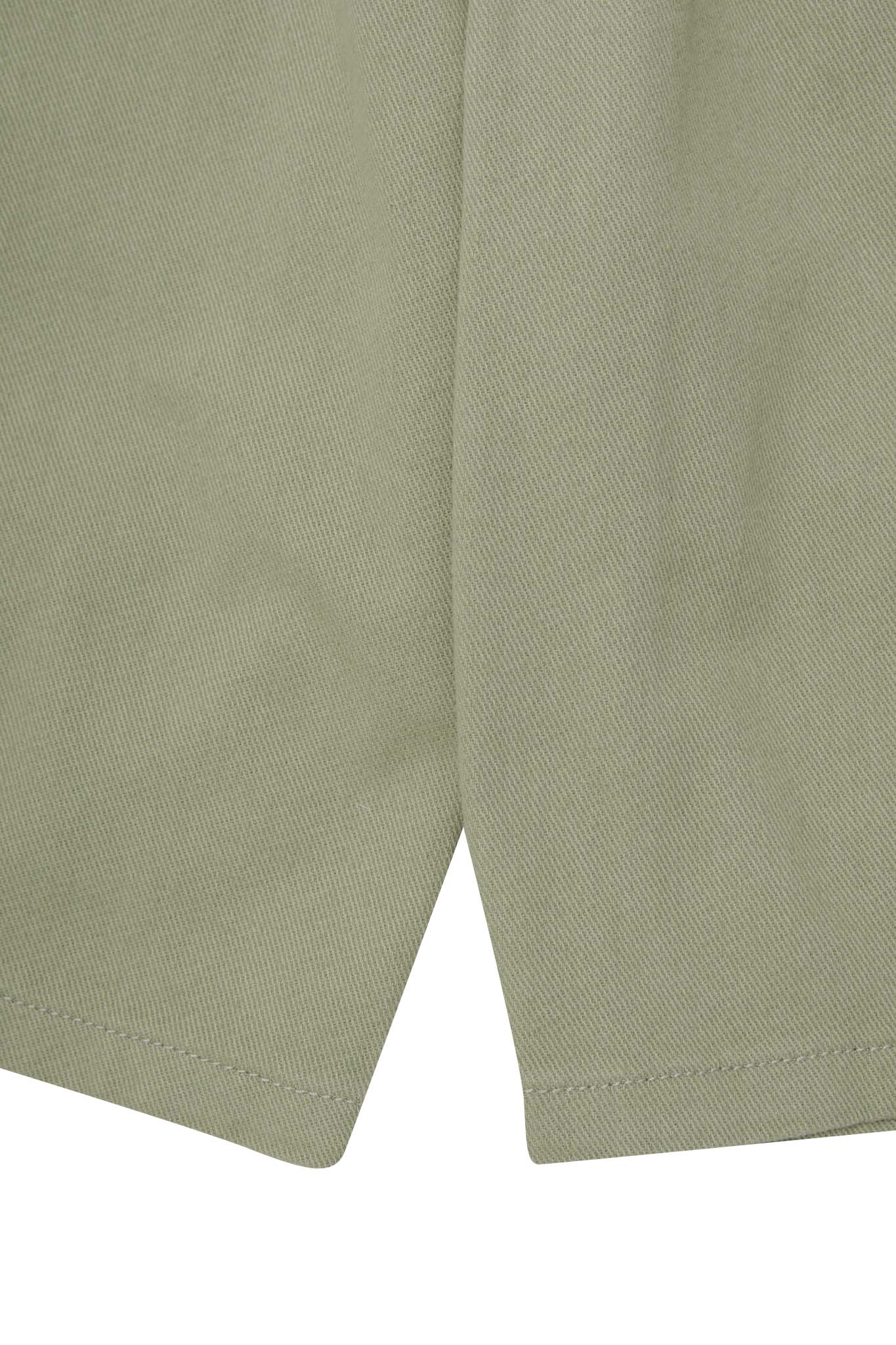 CARPENTER SHORTS IN DESERT