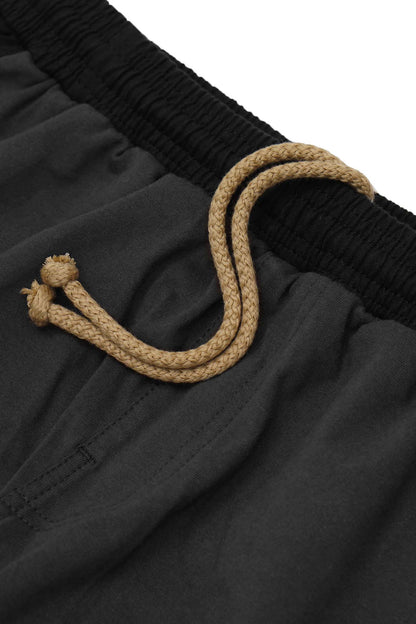 STRIDE SHORTS IN CHARCOAL GREY/CAVIAR
