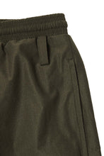 UTILITY SHORTS IN OLIVE