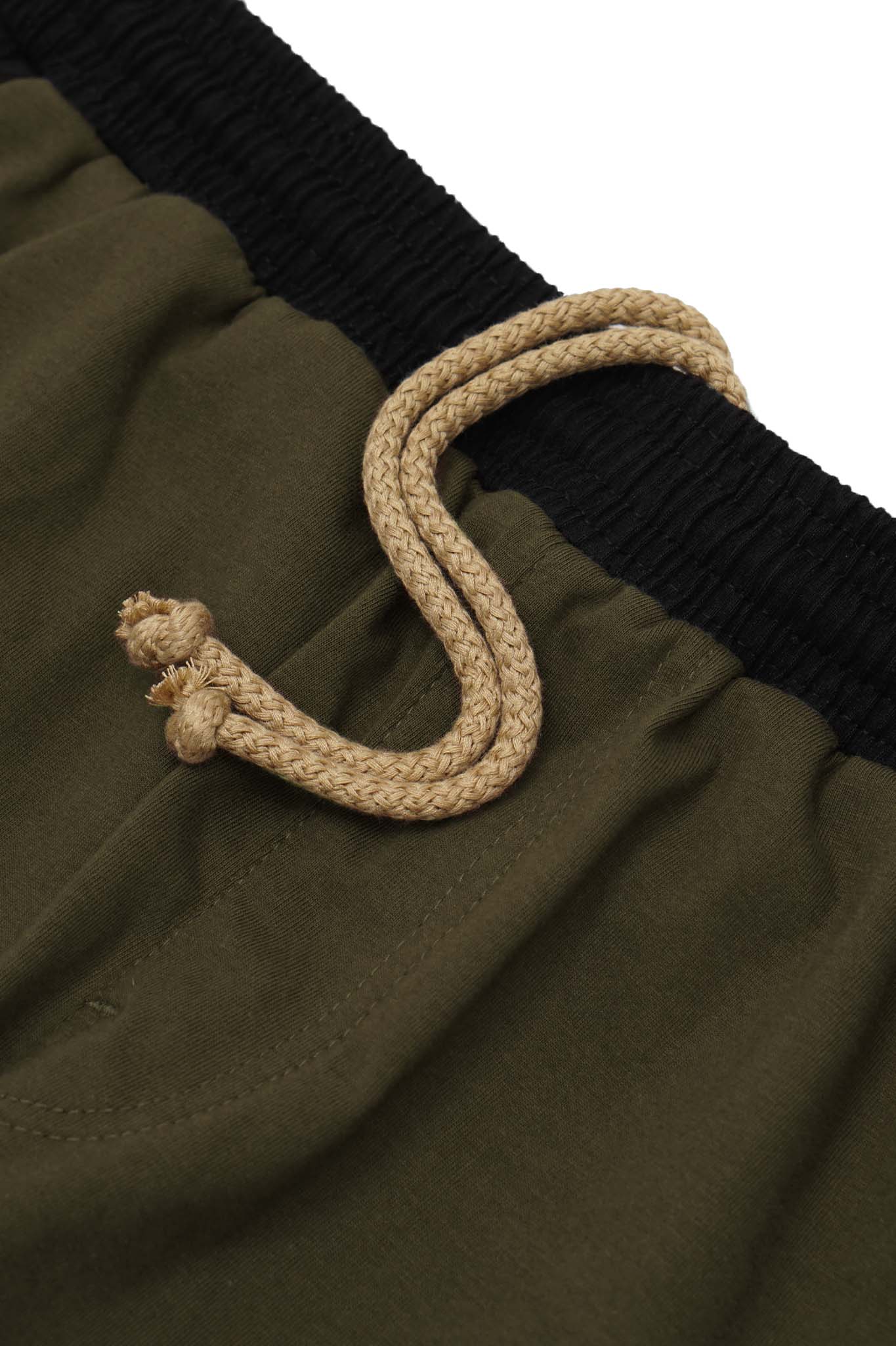 STRIDE SHORTS IN OLIVE/ANTHRACITE