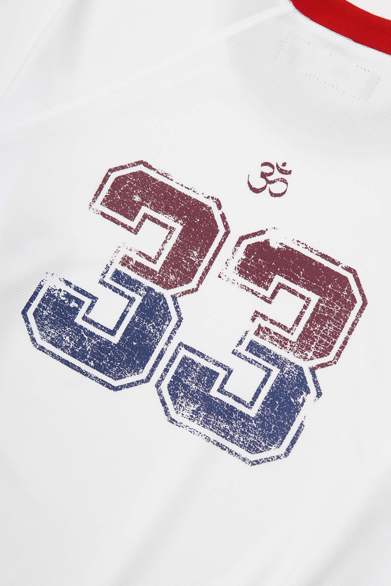 "33" TEE IN CARMINE/NAVY