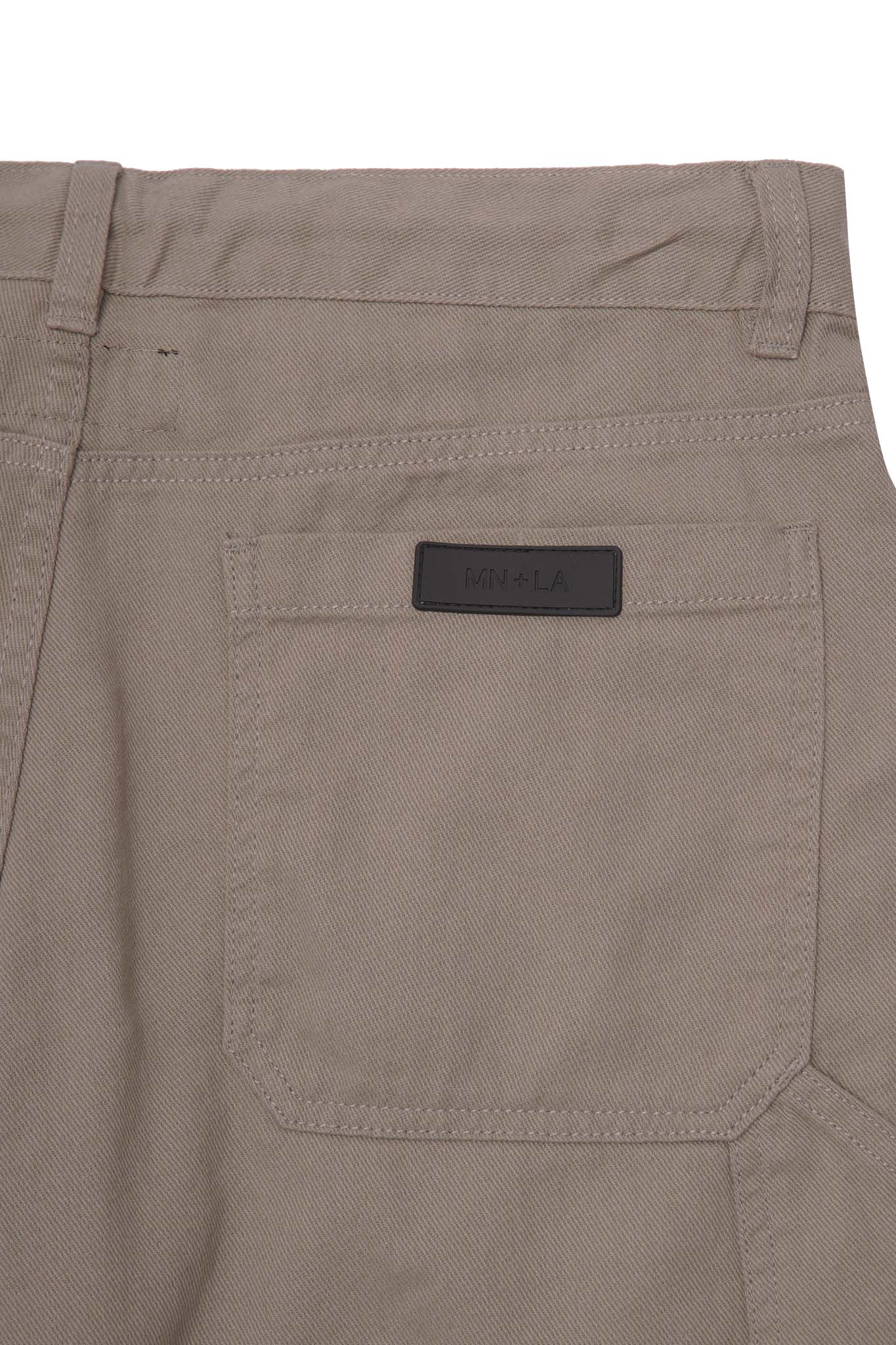 CARPENTER SHORTS IN DESERT