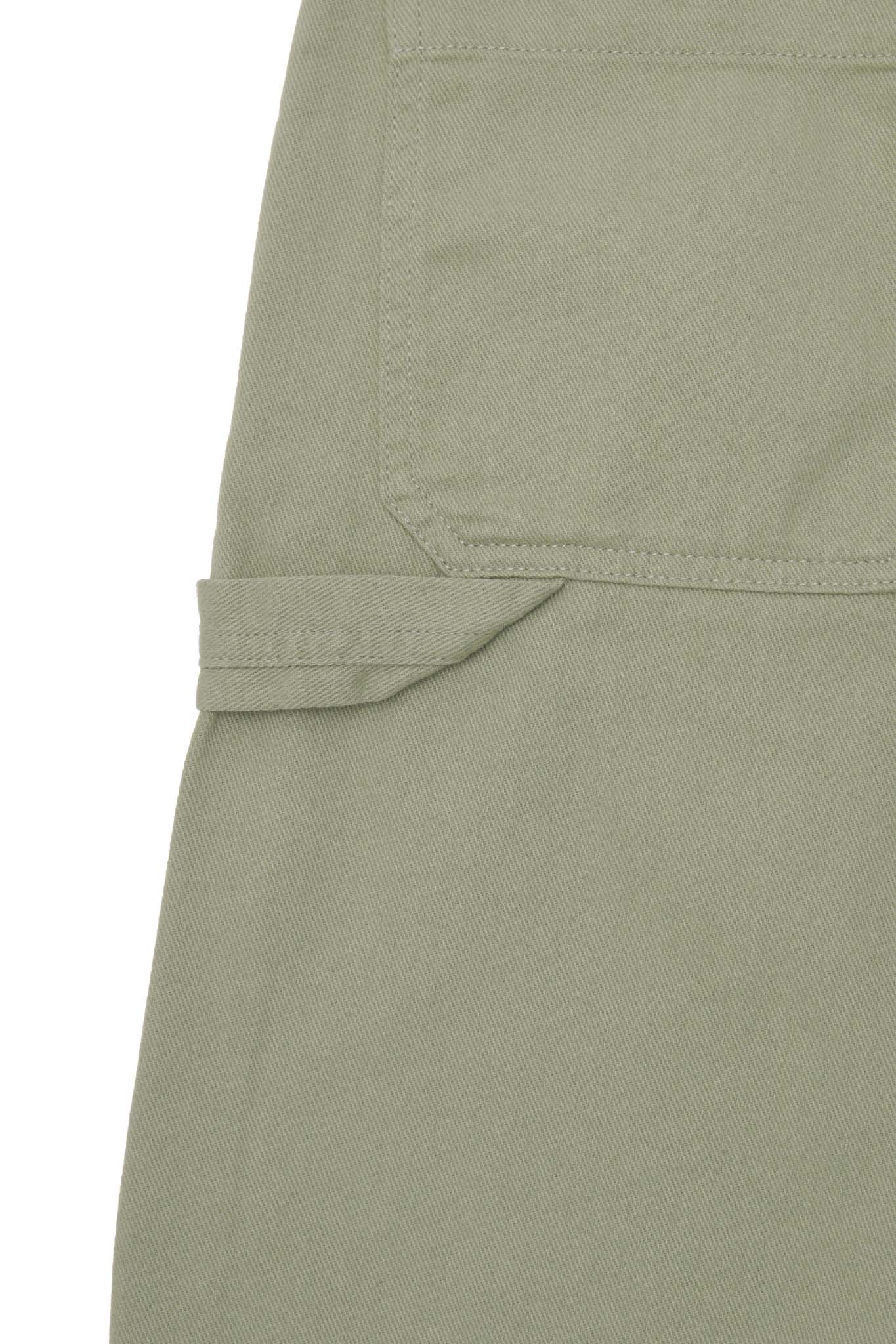CARPENTER SHORTS IN DESERT
