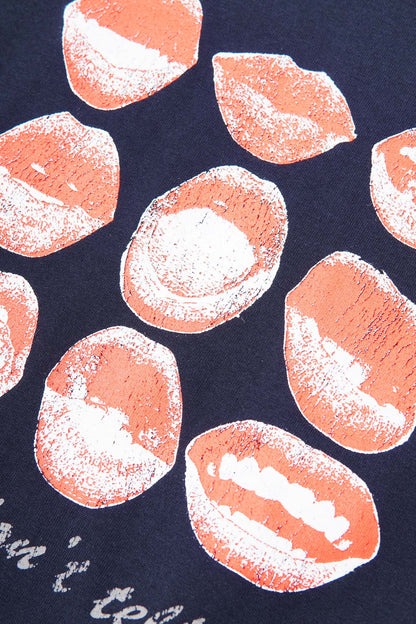 "KISS...DON'T TELL" TEE IN NAVY