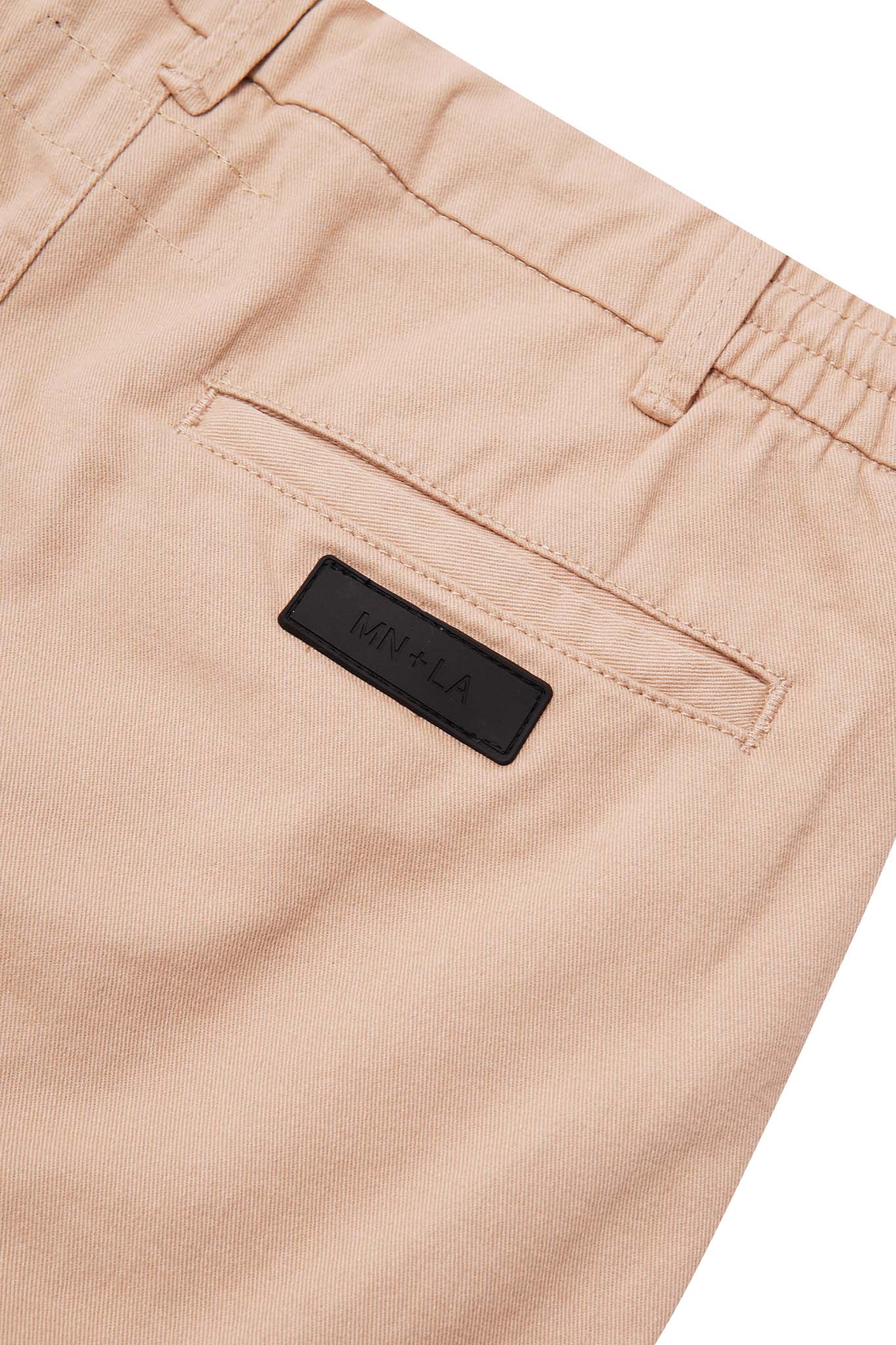 ROAM SHORTS IN SAND