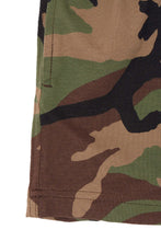 PIQUE PLEATED HOUSE SHORTS IN CAMO