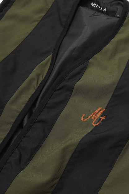 NEEDLEWORK VEST IN OLIVE/ANTHRACITE