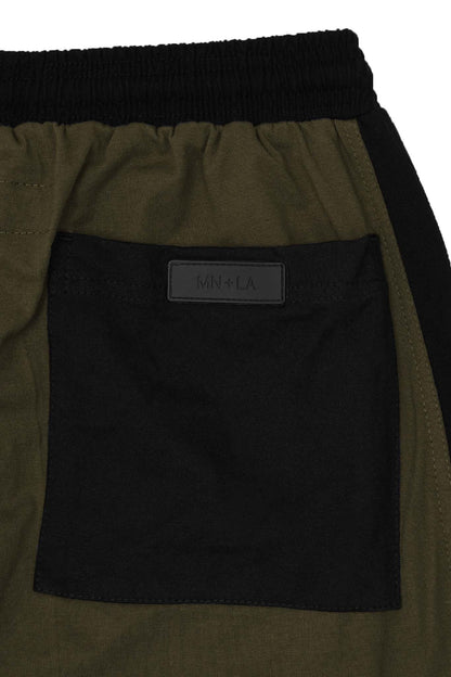STRIDE SHORTS IN OLIVE/ANTHRACITE