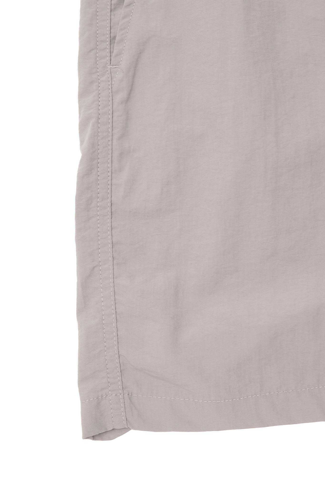SOLAR SHORTS IN STONE GREY
