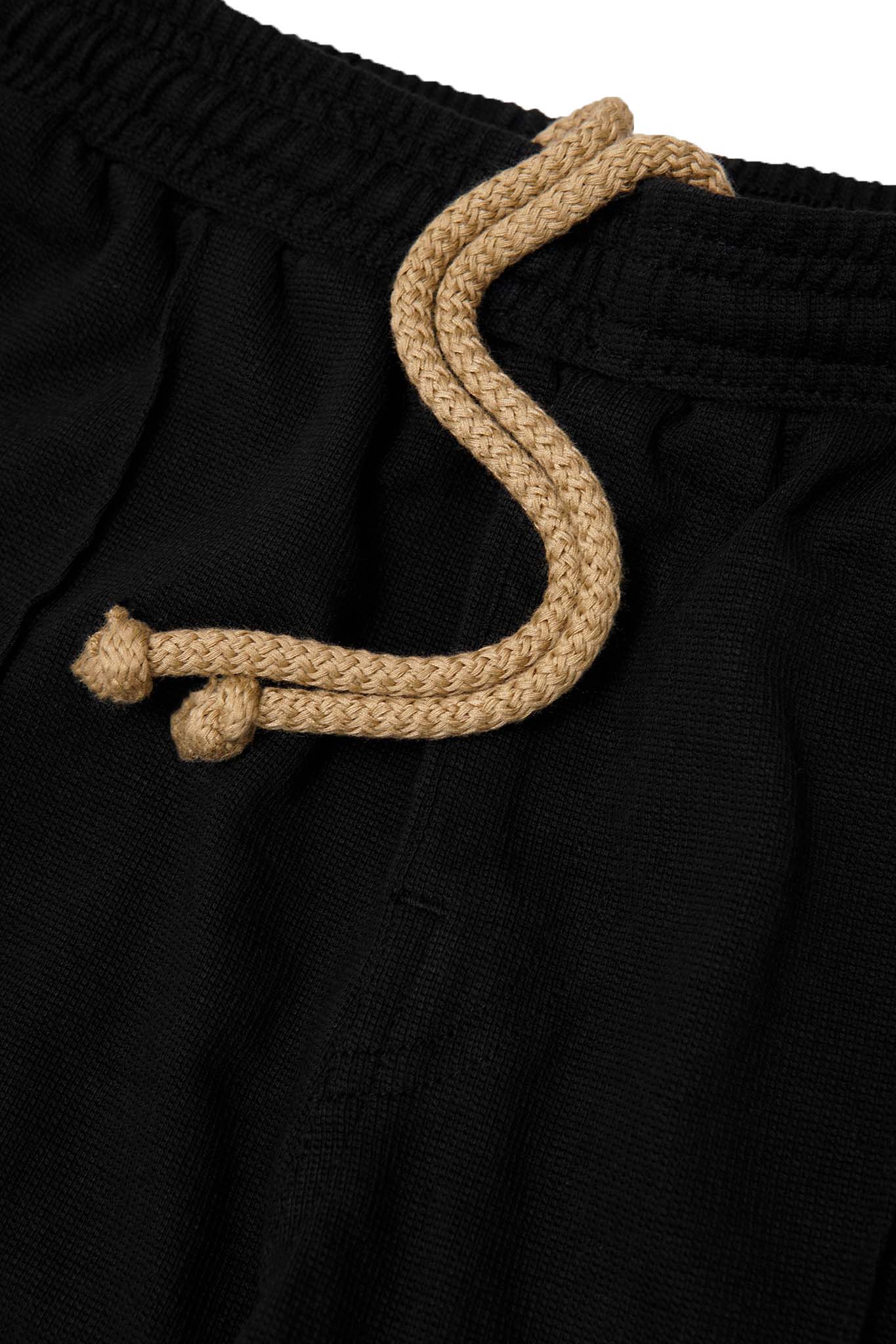 WAFFLE WEAVE PLEATED WIDE PANTS IN CAVIAR