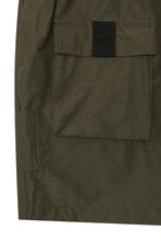 UTILITY SHORTS IN OLIVE