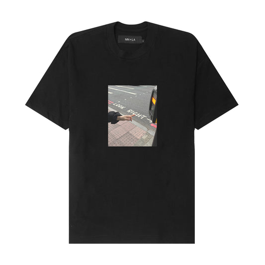 "LOOK RIGHT" TEE IN ANTHRACITE
