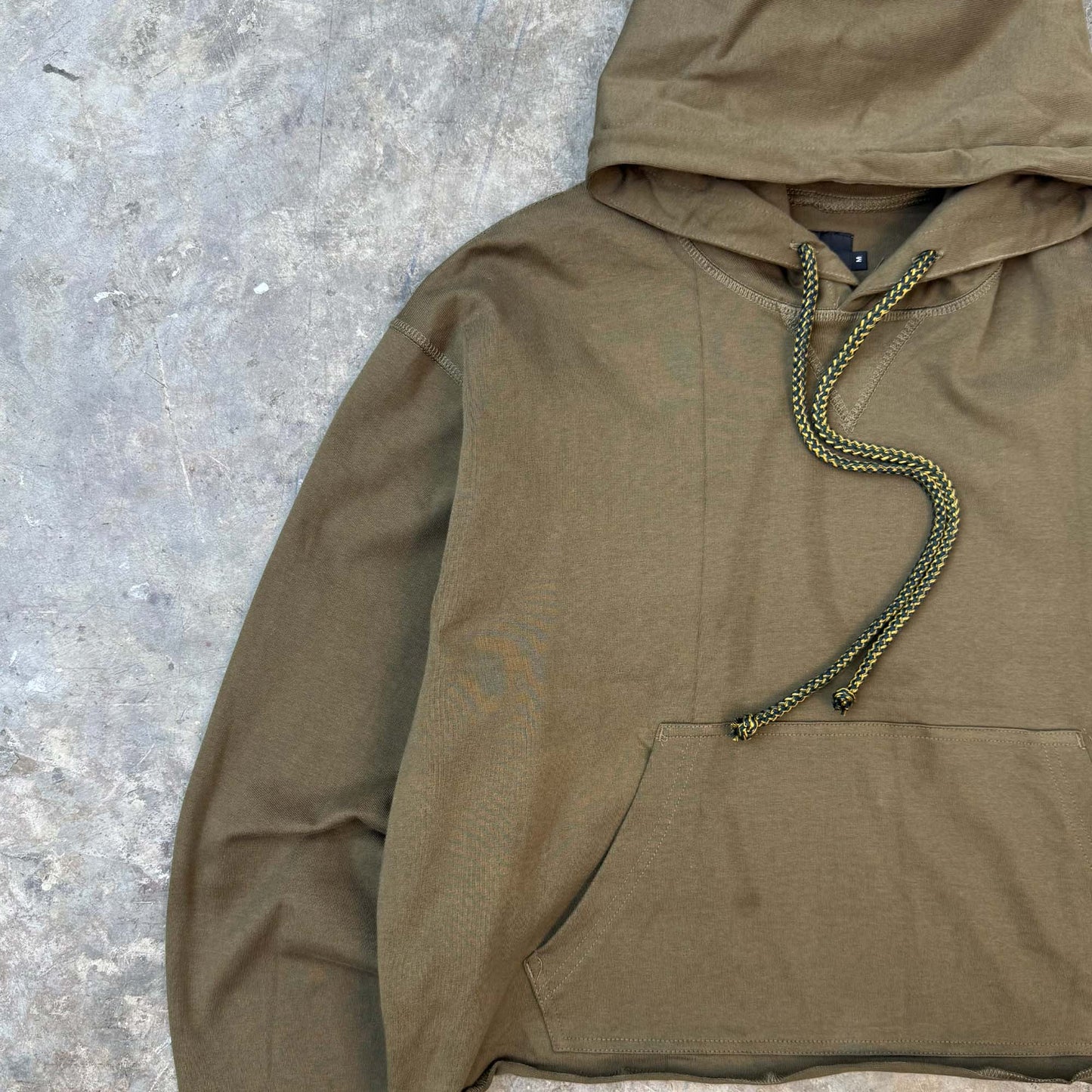 CUTOFF HOODIE IN OLIVE