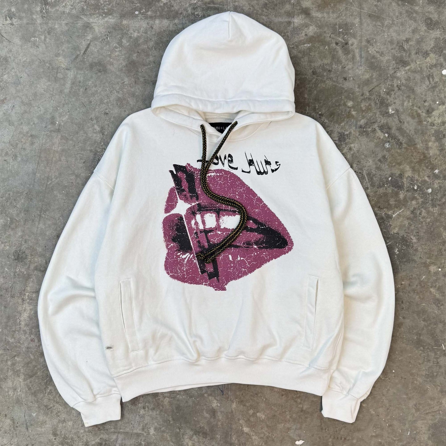 "LOVE HURTS" HOODIE IN WHITE