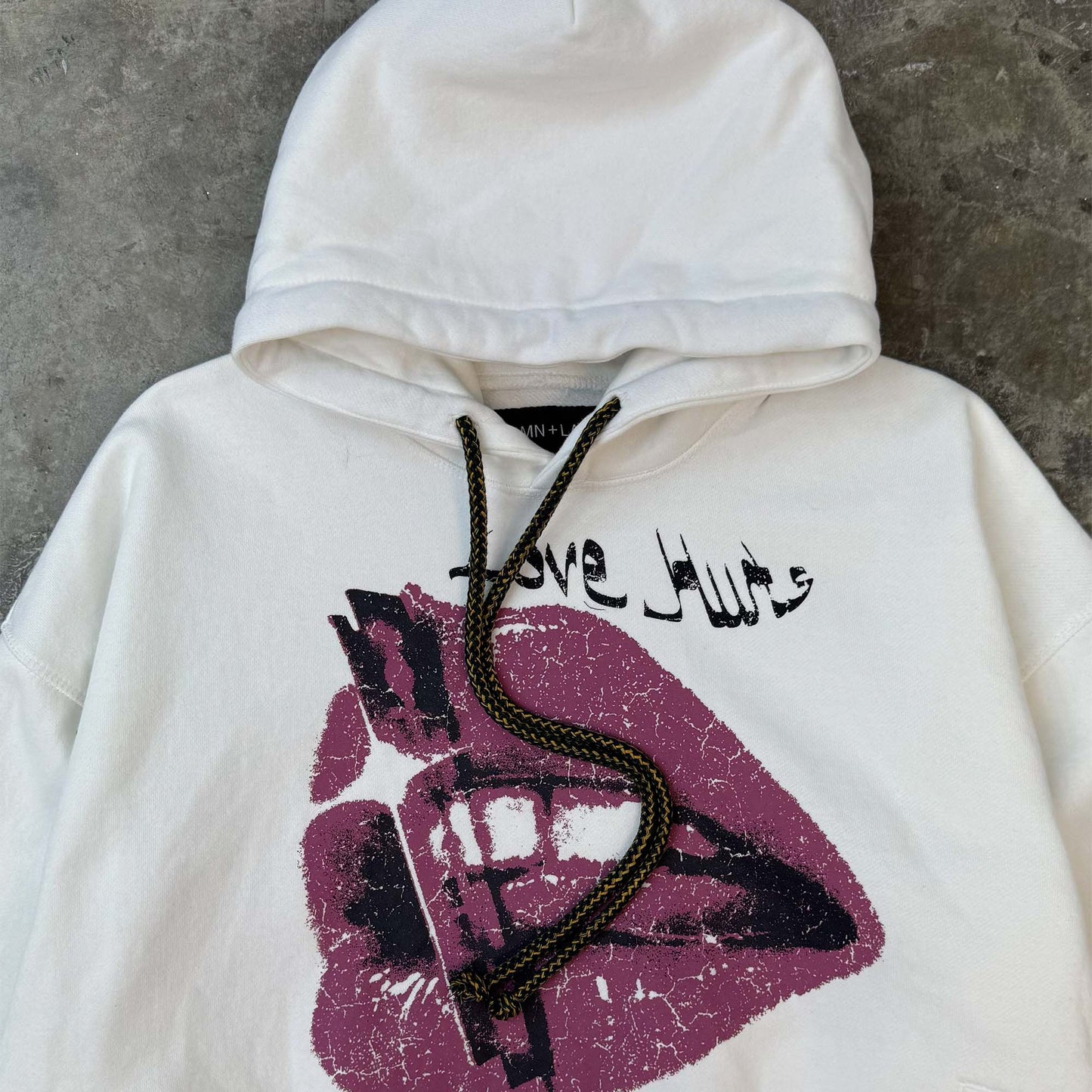 "LOVE HURTS" HOODIE IN WHITE