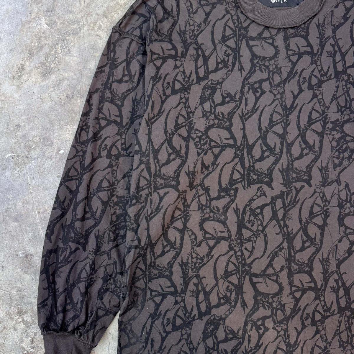 "VINES AND THORNS" RAW STITCH LONGSLEEVE TEE IN CHARCOAL GREY
