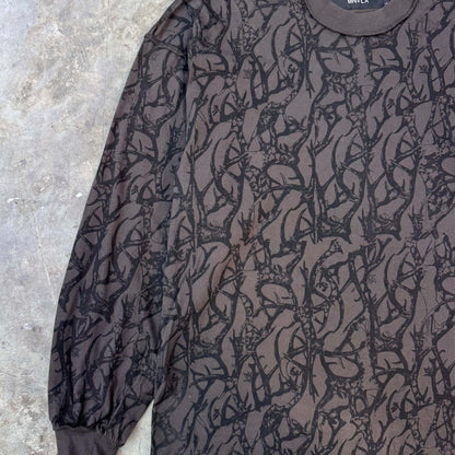 "VINES AND THORNS" RAW STITCH LONGSLEEVE TEE IN CHARCOAL GREY