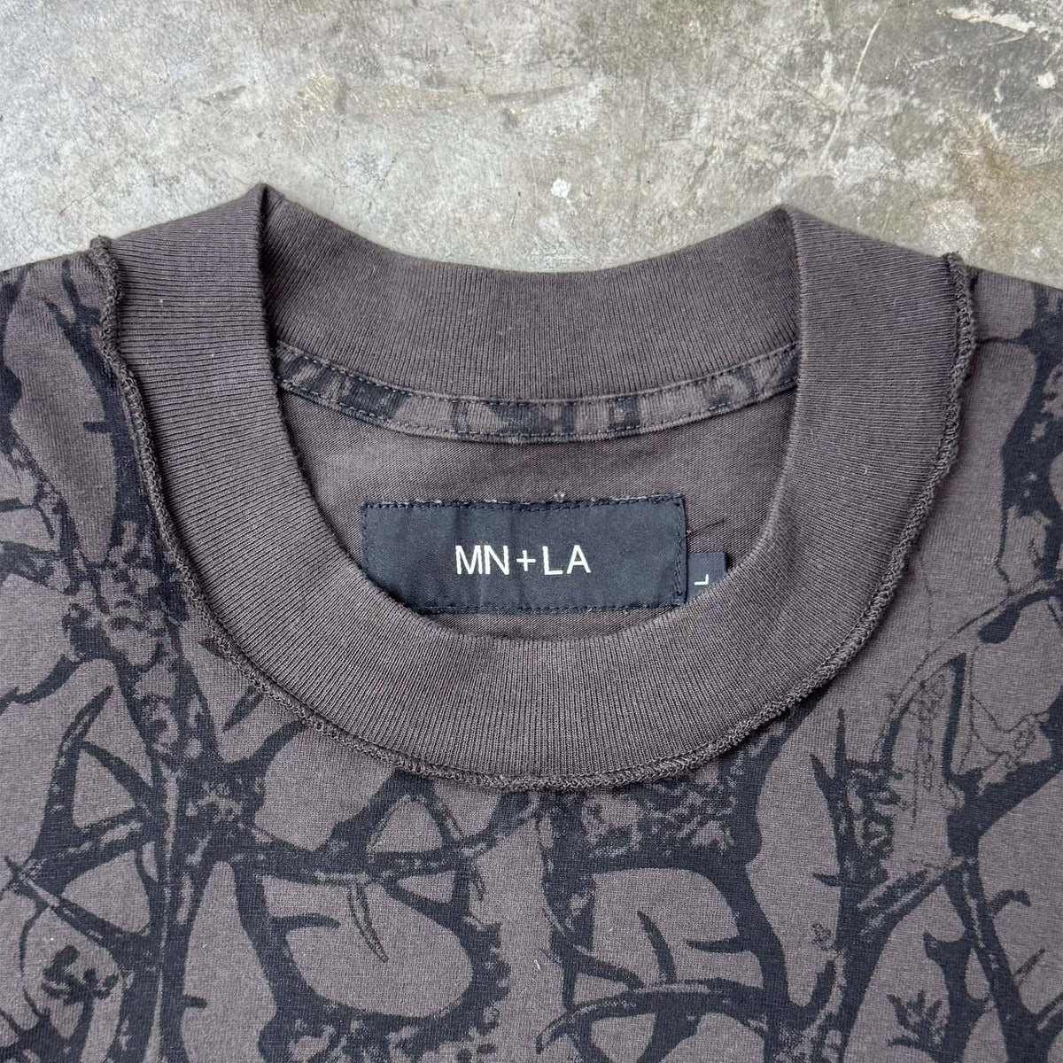 "VINES AND THORNS" RAW STITCH LONGSLEEVE TEE IN CHARCOAL GREY