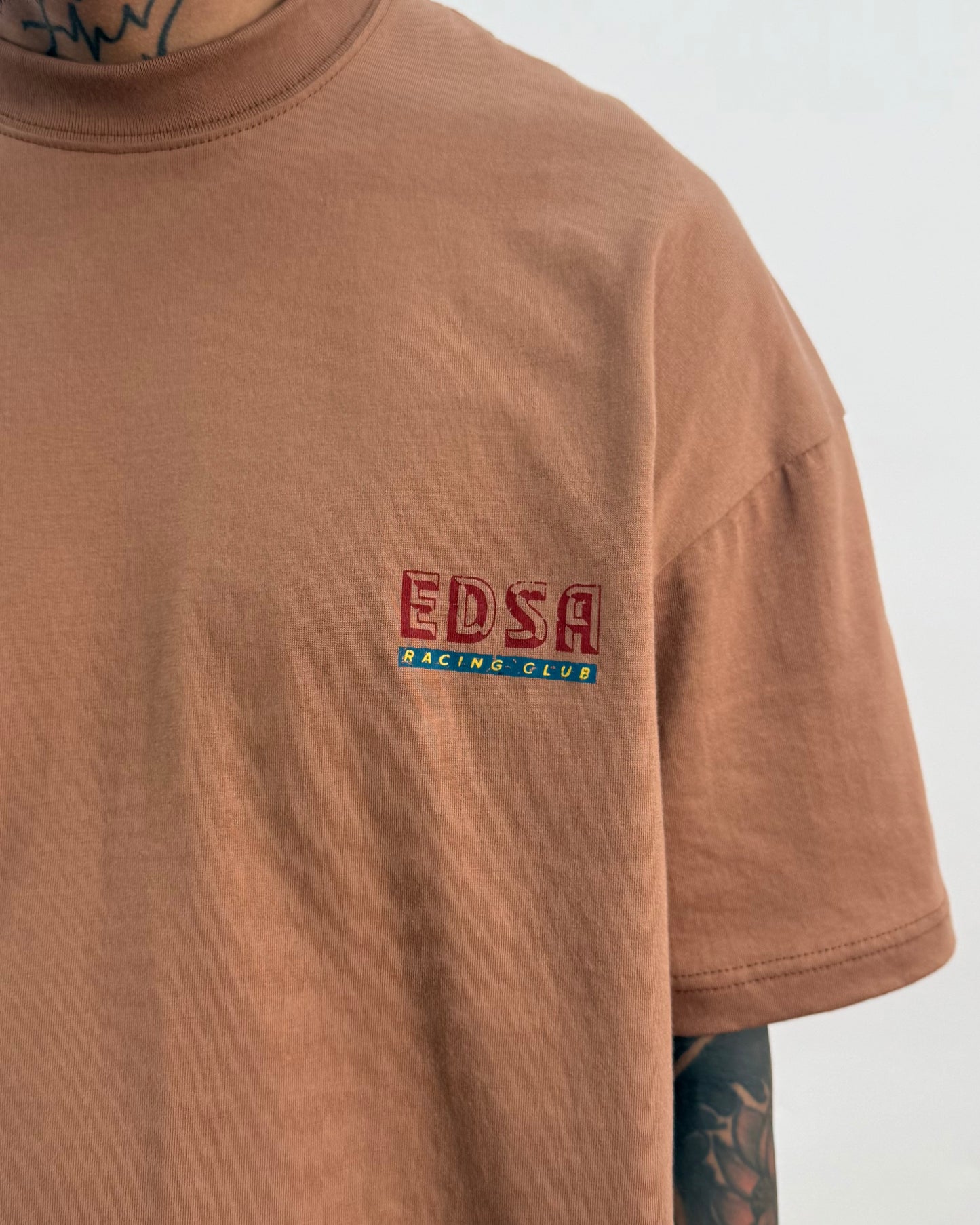 "EDSA RACING CLUB" TEE IN APRICOT
