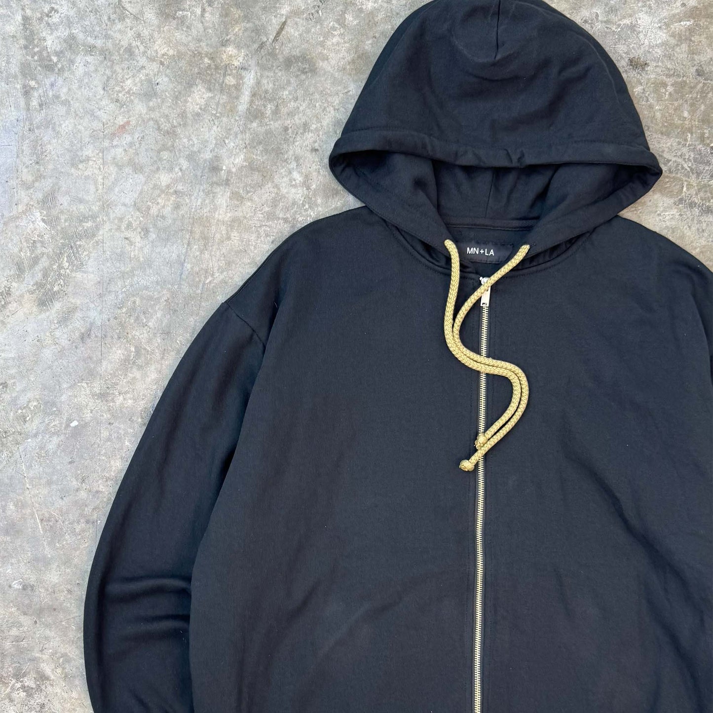 CLASSIC ZIP HOODIE IN ANTHRACITE